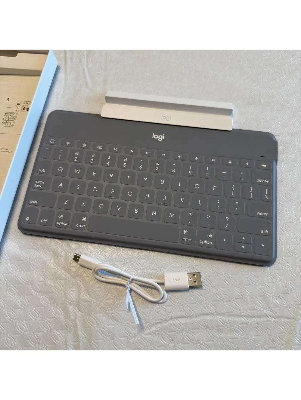 Logitech Keys-To-Go Bluetooth Slim Portable Keyboard for iPhone, iPad, Apple TV